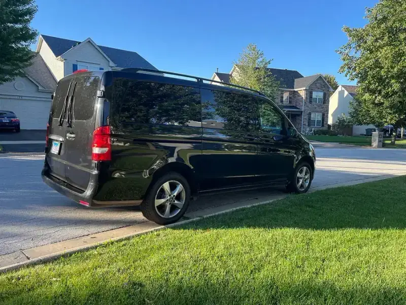 8-seater Mercedes van rental in Germany with luggage room