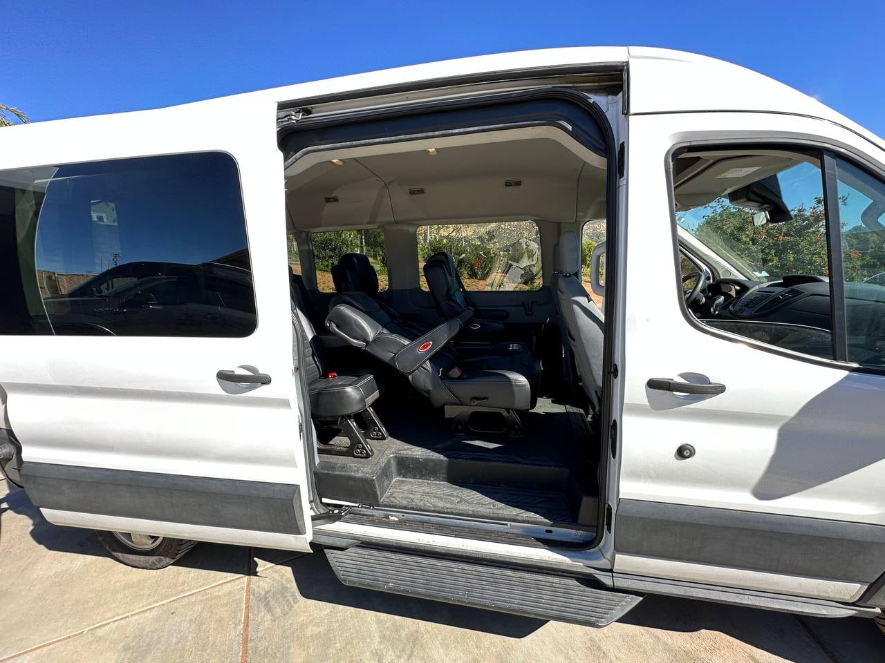 9 Reclining Business Van Transit