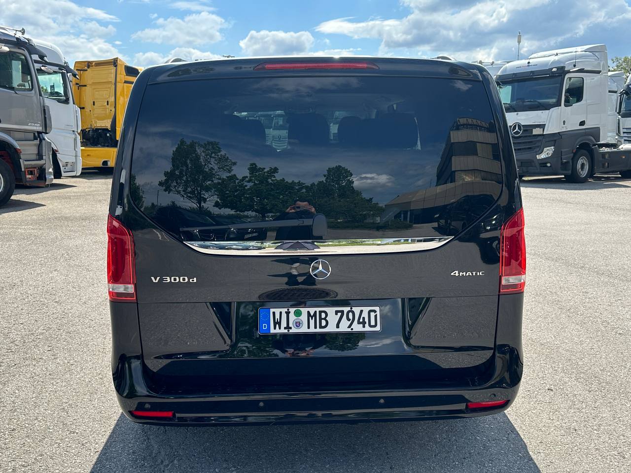 Sprinter passenger van rental Stuttgart — comfortable seating for up to 8 passengers